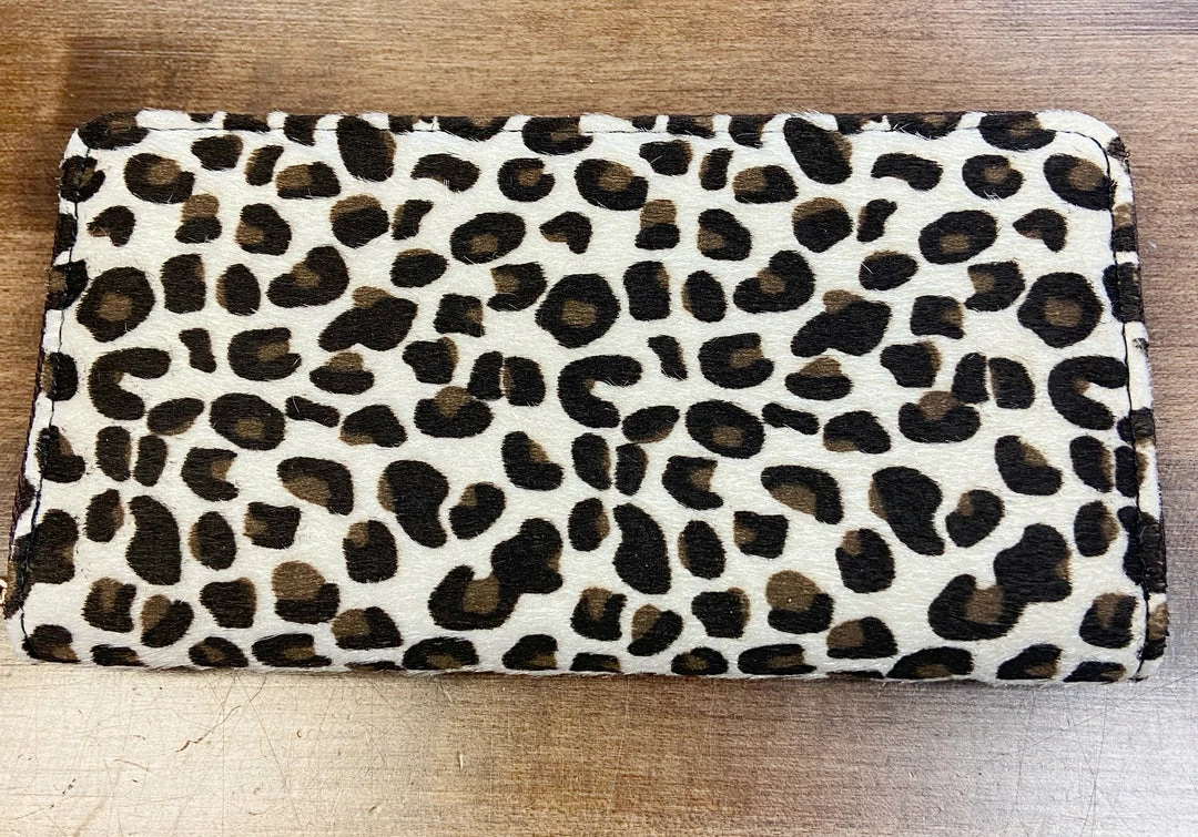 Accessorize Me New Arrivals Faux Fur Animal Print Wallet 2 Accessorize Me New Arrivals Faux Fur Animal Print Wallet